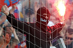 Хулиганов гонят с трибун