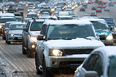 Москва встала под снегом