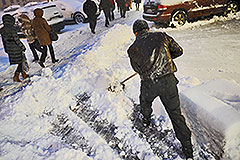 Из Москвы вывозят тонны снега