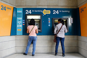 Реагировать "конкретно"