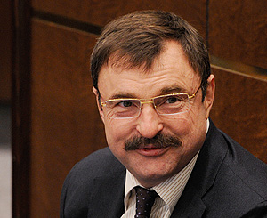 Из Совфеда ушел миллиардер