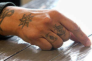 Насилие в колонии?