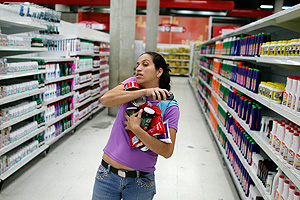 Венесуэлу ждут "кровавые девяностые"