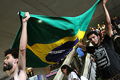 Протесты в Бразилии остановить не удалось