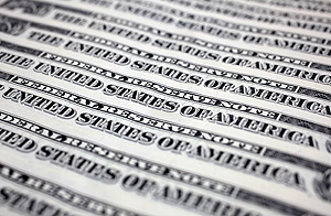 Рубль станет жертвой дорогого доллара