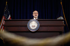 Бернанке должен убедить рынки не паниковать