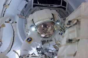 Выход в космос сорвался из-за воды