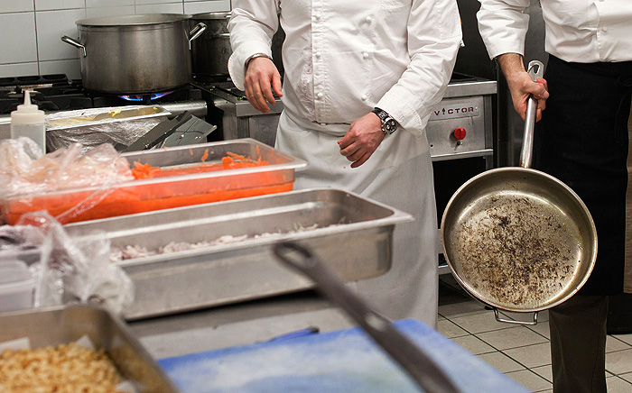 Российских туристов уличили в переедании