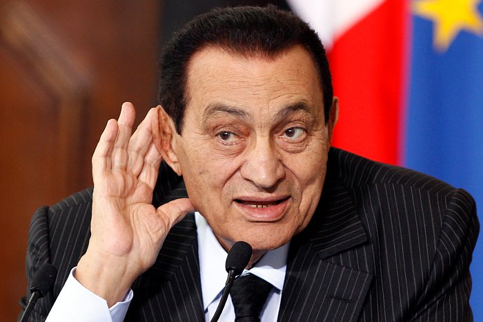 Мубарака отправили в больницу