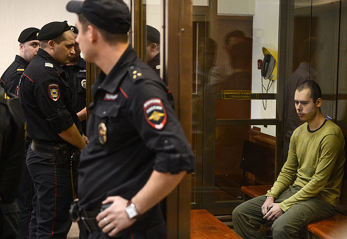 С "аптечного стрелка" требуют миллионы