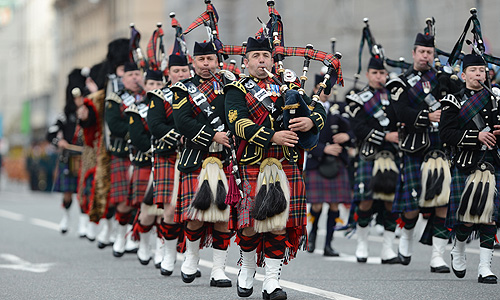 Шествие участников фестиваля "Спасская башня"