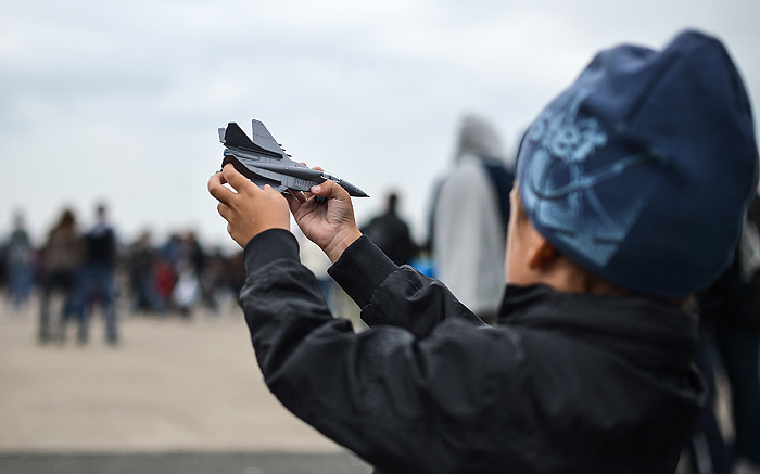 Мне не нравится в Москве рисовать на обоях