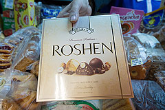 Борьба за конфеты Roshen накаляется