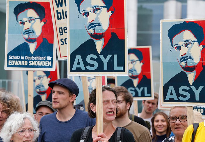 Сноудена могут допросить в России