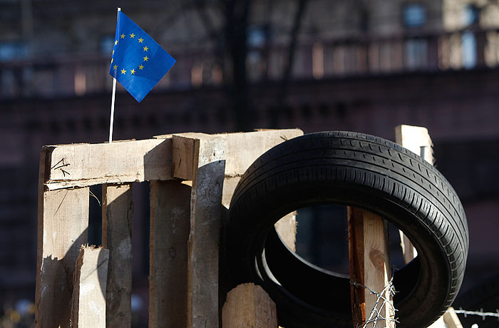 ЕС приостановил переговоры по ассоциации с Украиной