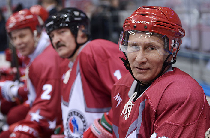 Путин и Лукашенко сыграли в хоккей в одной команде