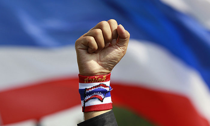 В Таиланде объявлено чрезвычайное положение