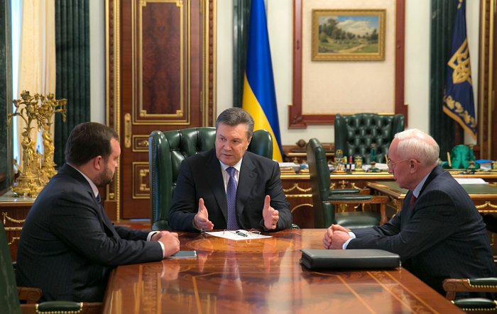 Янукович пообещал переформатировать правительство