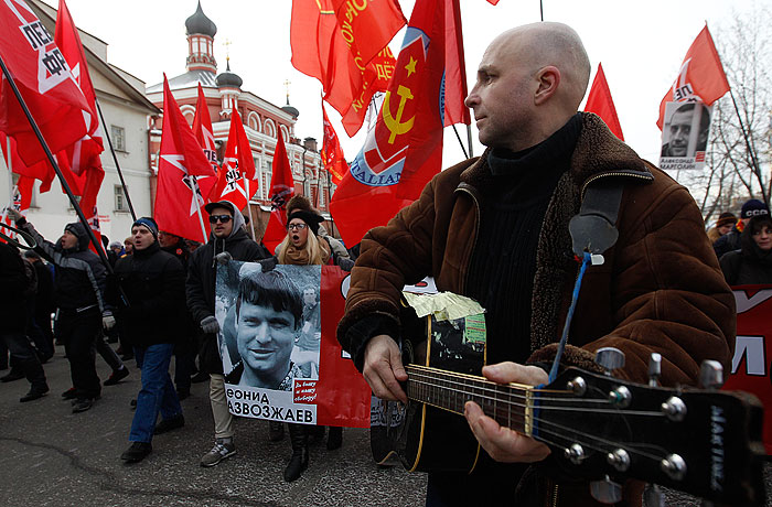 В шествии оппозиции в Москве приняли участие несколько тысяч человек