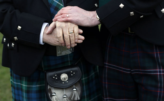 Шотландский парламент легализовал однополые браки