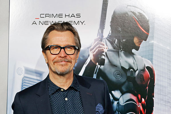 Актер Гари Олдман на премьере фильма "Робокоп" в Голливуде.