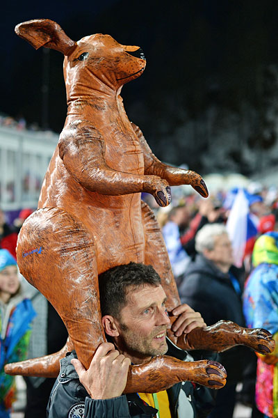 Австралийский болельщик во время квалификации могула на соревнованиях по фристайлу среди мужчин на XXII зимних Олимпийских играх в Сочи.