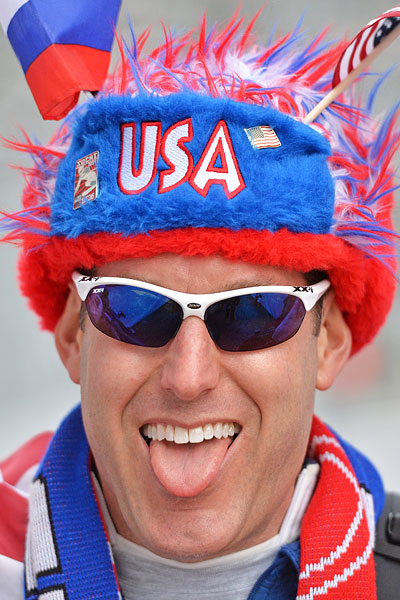Американский болельщик перед началом финала слоупстайла на соревнованиях по фристайлу среди женщин на XXII зимних Олимпийских играх в Сочи.