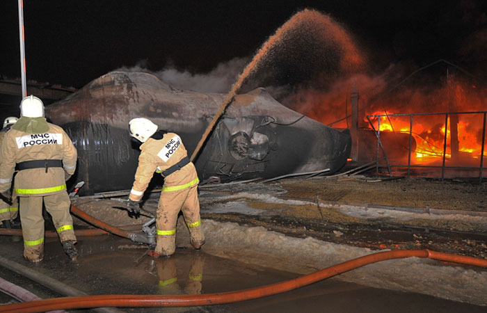 "Роснефть" обвинила РЖД в пожаре на Рязанском НПЗ