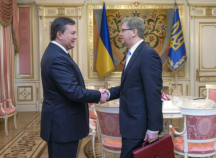 Россия назвала политику США в отношении Украины "кукловодством"