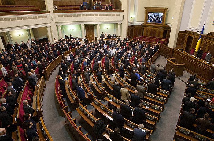 Рада призвала Путина не вводить войска на Украину