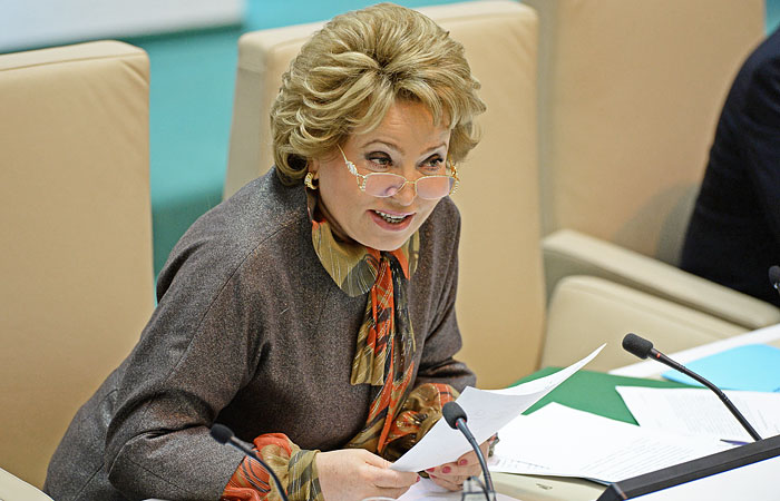 Матвиенко предложила защитить детей от "бесконтрольной болтанки в Интернете"