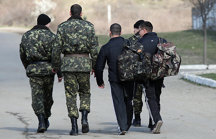 Власти Крыма отпустили замкомандующего ВМС Украины и командира авиабазы в Бельбеке