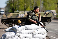 Украинские СМИ сообщили о приостановке операции в Славянске