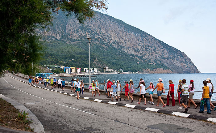 Правительство потратит почти 2 млрд рублей на отдых детей в Крыму