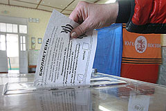 На юго-востоке Украины начались референдумы