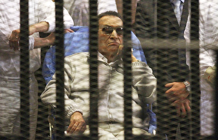 Экс-президента Египта приговорили к трем годам тюрьмы