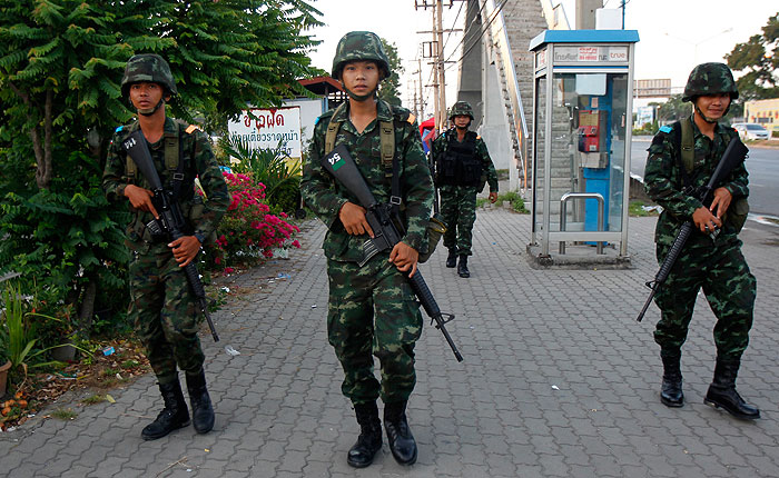 Армия Таиланда взяла на себя управление государством