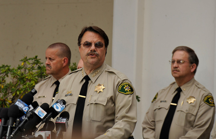 Перед бойней на улице калифорнийский стрелок ранил троих человек у себя дома