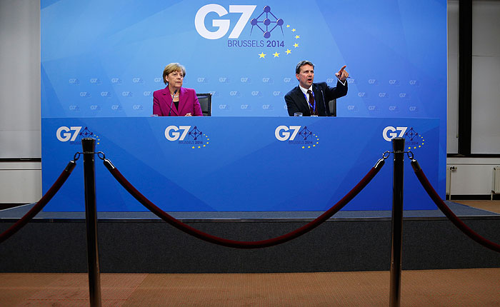  G7    