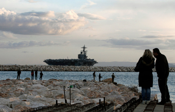 Американский авианосец выдвинулся в Персидский залив из-за ситуации в Ираке