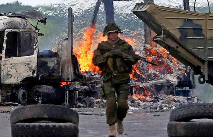 Порошенко объявил о временном прекращении огня на востоке Украины