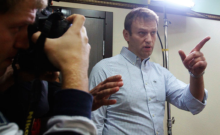 Во время обыска по "делу СПС" у Навального изъяли картину и военный билет