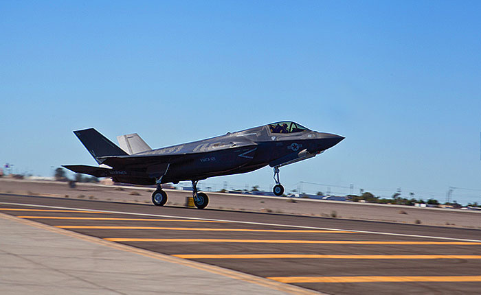 В США приостановили полеты новейших истребителей F-35