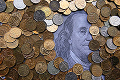 Рубль обновил минимум за полтора месяца