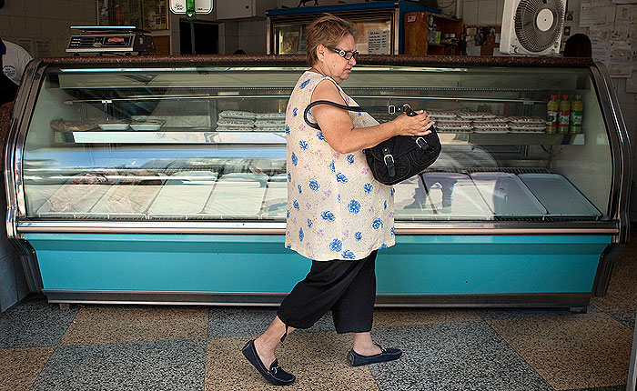 В Венесуэле будут продавать продукты по отпечаткам пальцев