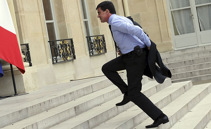Премьер-министр Франции подал в отставку