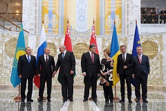 Путин и Порошенко начали первую двустороннюю встречу