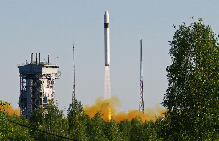 Минобороны РФ с 2016 года откажется от легких ракет-носителей "Рокот"