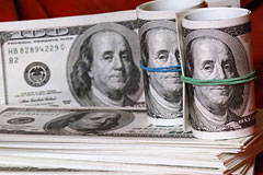 Доллар взлетел выше 37 рублей