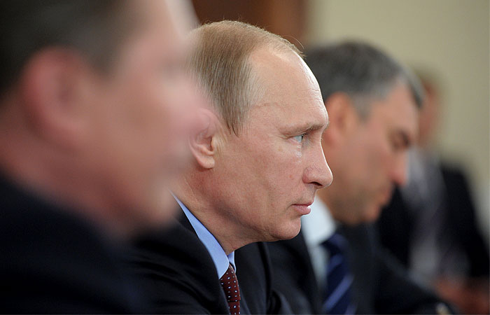 Путин потребовал совершить рывок в экономике за полтора года